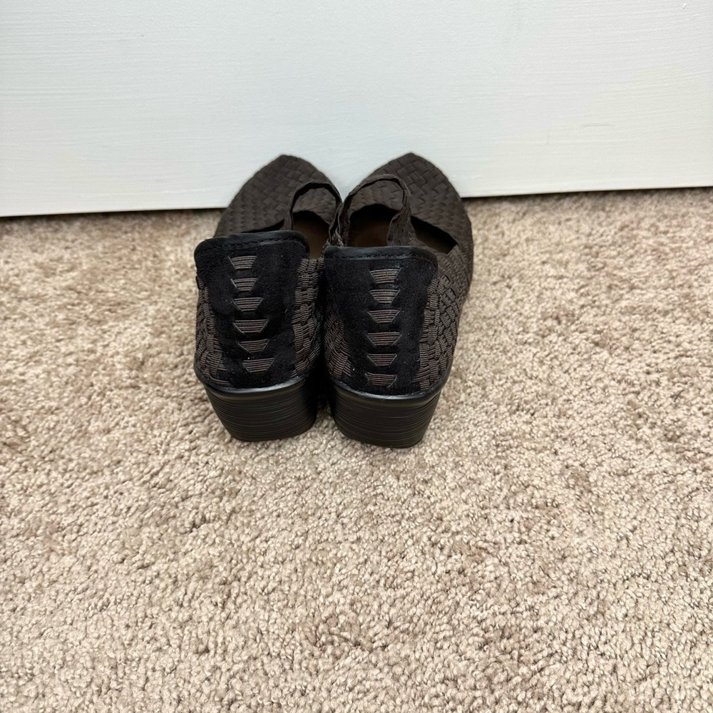 Bernie Mev Women's Brown Cleopatra Wedge Pump sz 9.5 - Picture 3 of 5